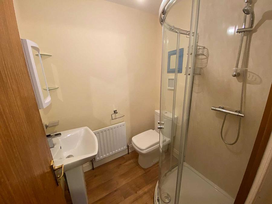 Apt         Bridge Street