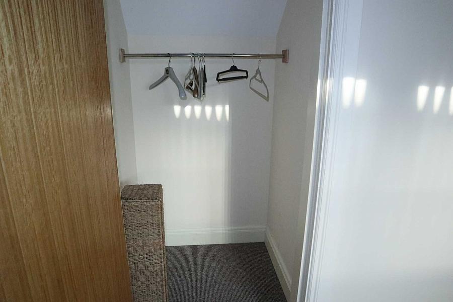 Apt         Bridge Street