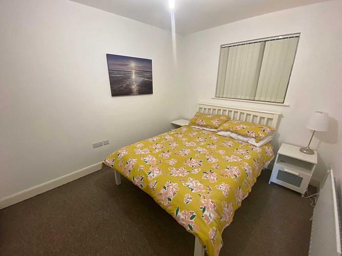 Apt 212 College Court Central King Street