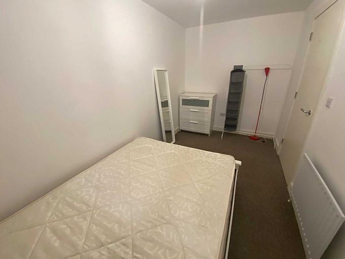 Apt 212 College Court Central King Street