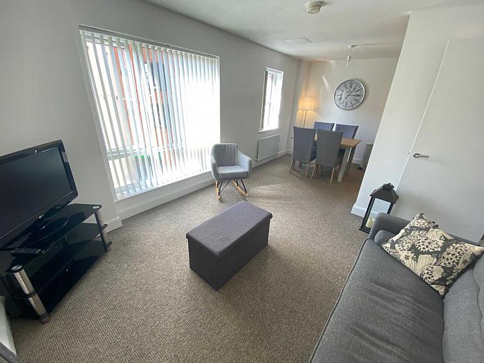 Apt 212 College Court Central King Street