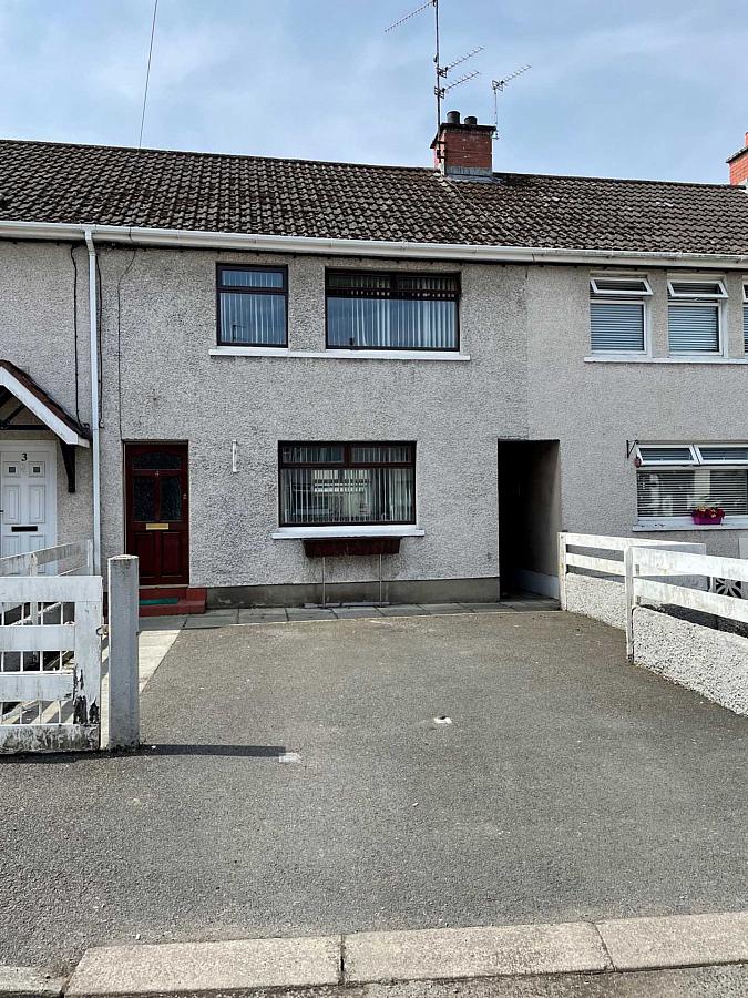 4 Hillview Gardens Moss Road