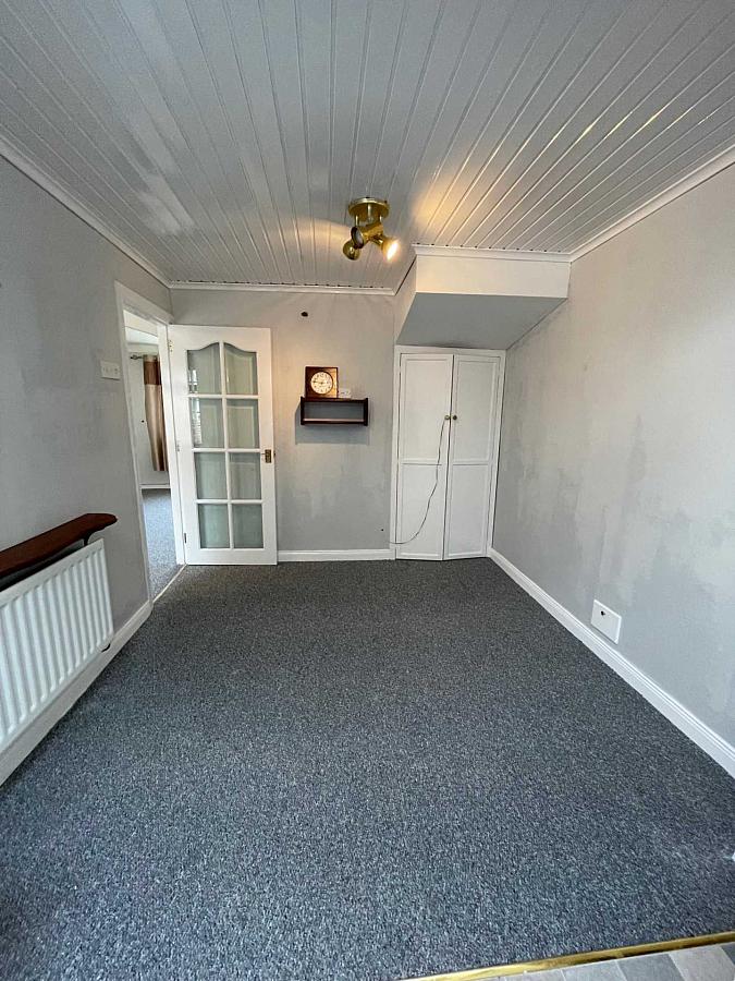 4 Hillview Gardens Moss Road