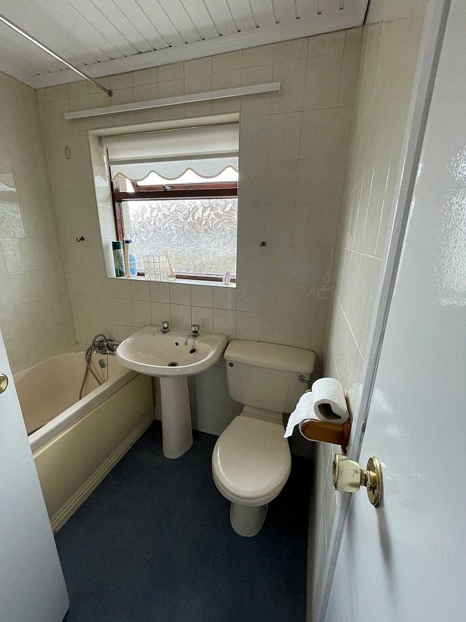 4 Hillview Gardens Moss Road