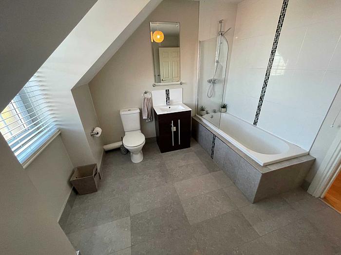 Apt    The Demesne Apt    The Demesne