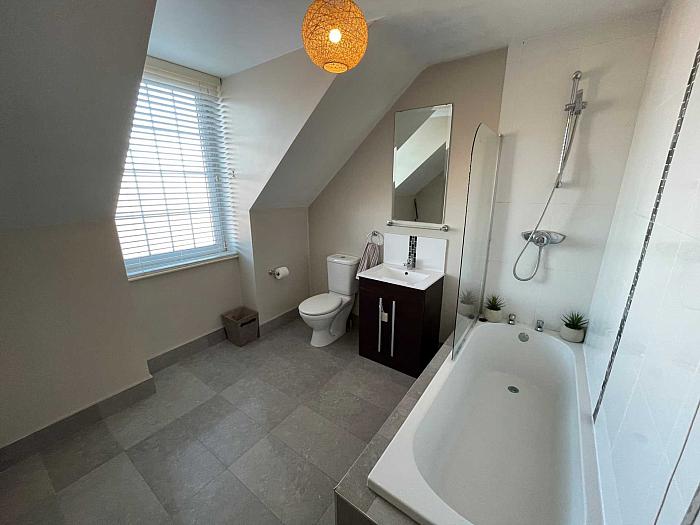 Apt    The Demesne Apt    The Demesne