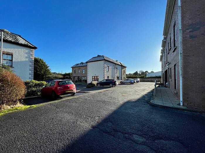 Apt    The Demesne Apt    The Demesne