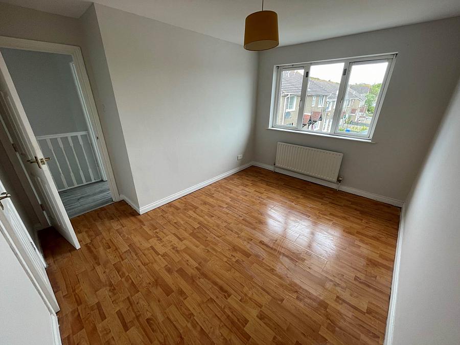 25 Struell Close