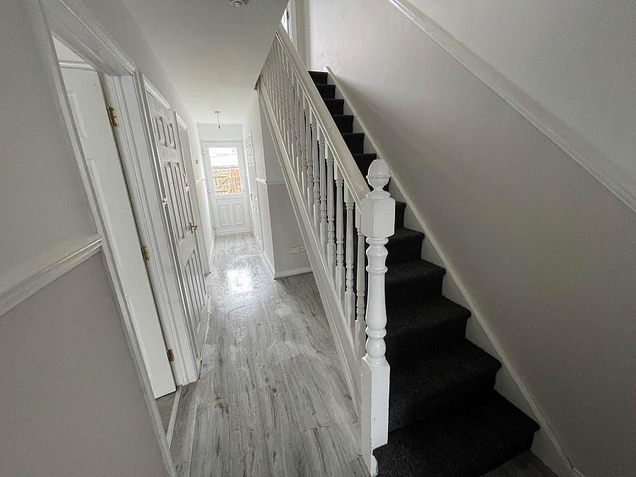 25 Struell Close