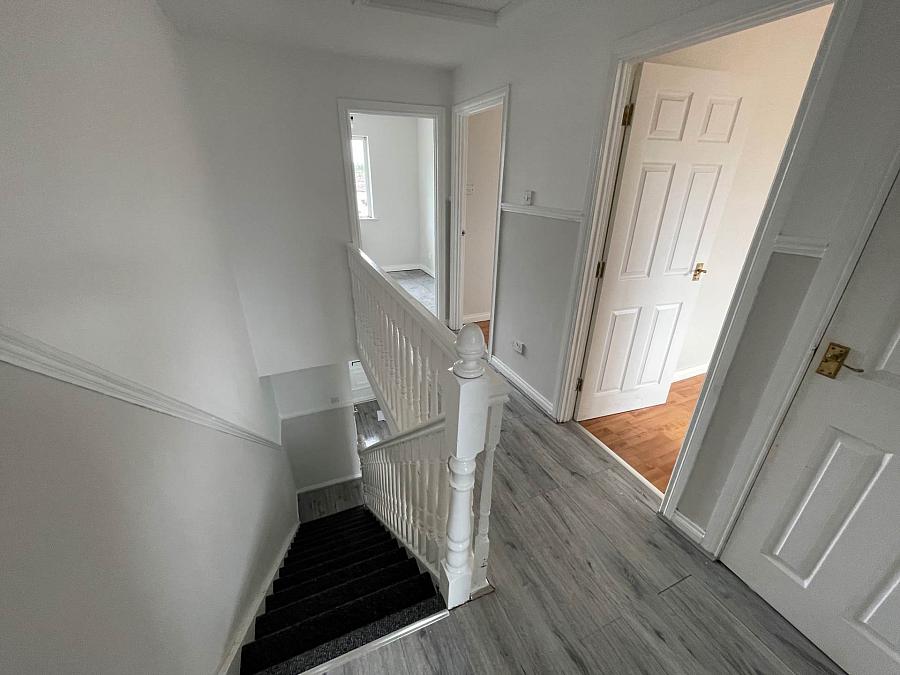 25 Struell Close