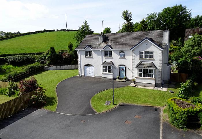 30 Carnglave Manor
