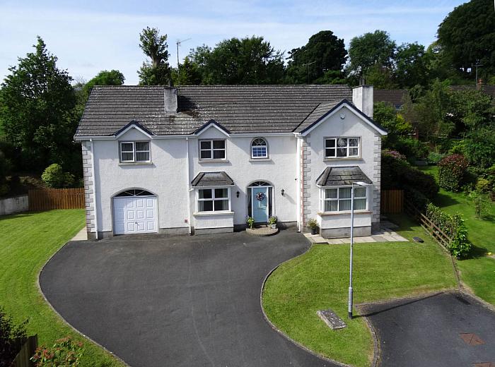 30 Carnglave Manor