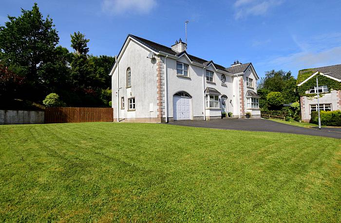 30 Carnglave Manor
