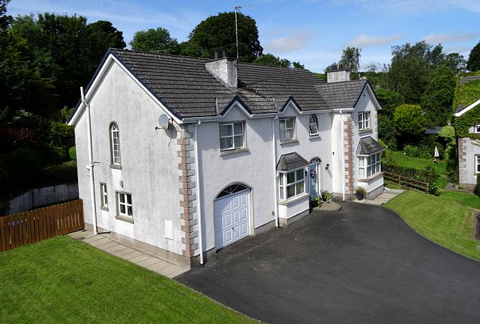 30 Carnglave Manor