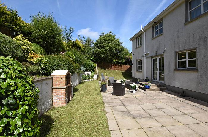 30 Carnglave Manor