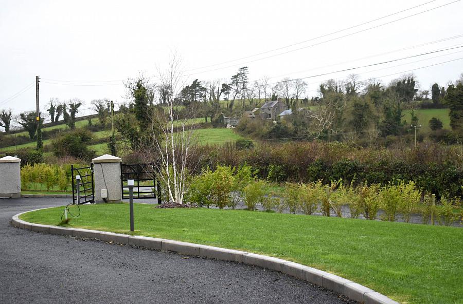 34 Castlerainey Road