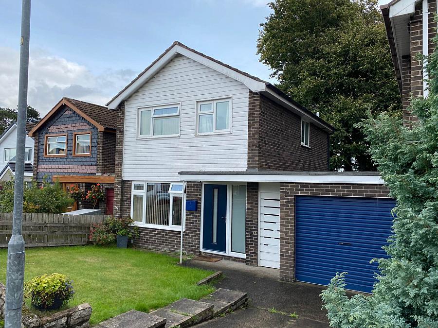 66 Woodview Crescent