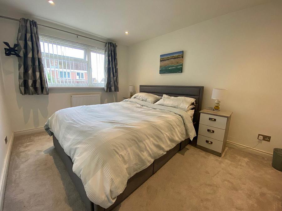 66 Woodview Crescent