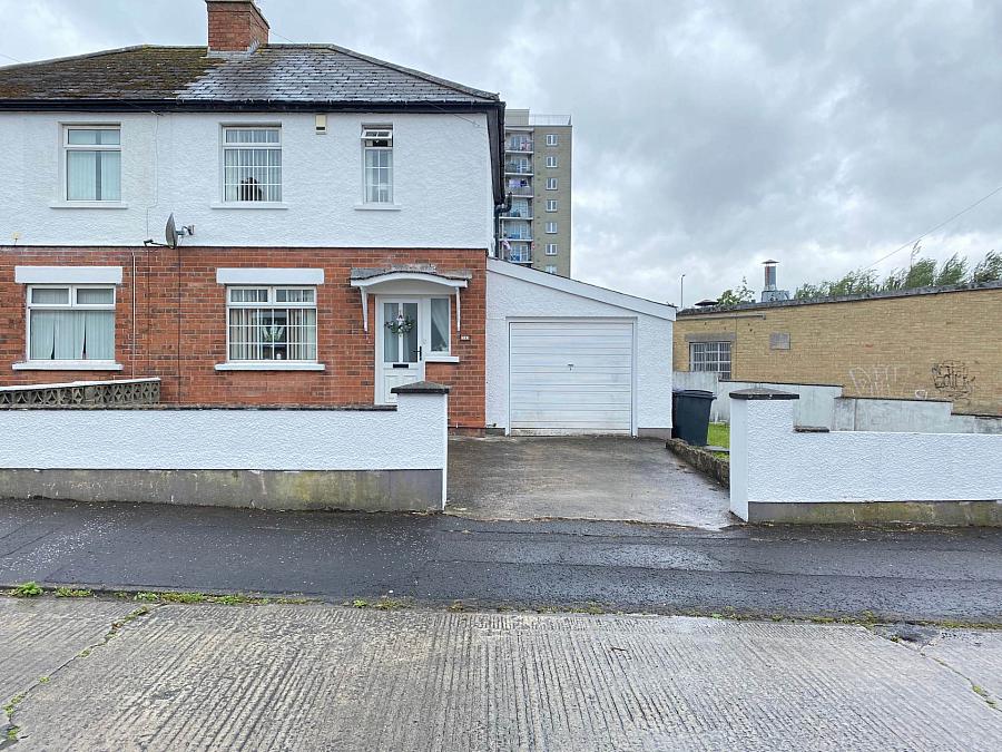 Extended 3 Bed Semi & Garage Mayfair Avenue