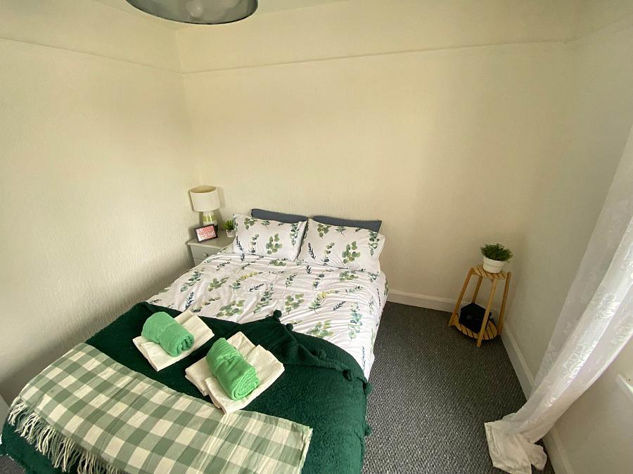 Extended 3 Bed Semi & Garage Mayfair Avenue