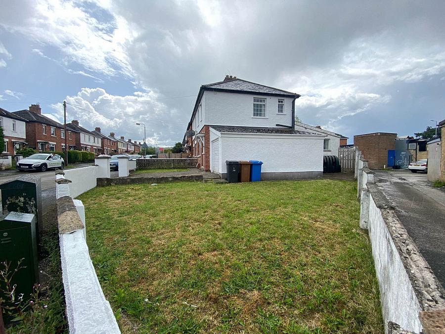 Extended 3 Bed Semi & Garage Mayfair Avenue
