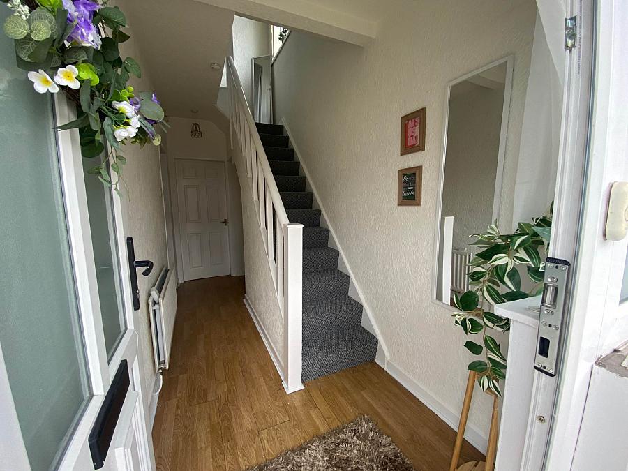Extended 3 Bed Semi & Garage Mayfair Avenue