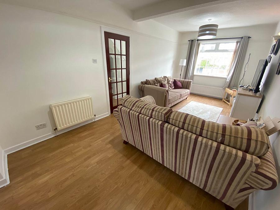 Extended 3 Bed Semi & Garage Mayfair Avenue
