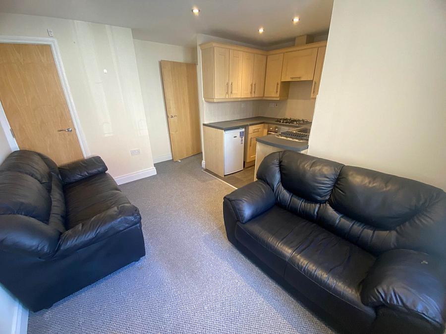 Apt        Beersbridge Road