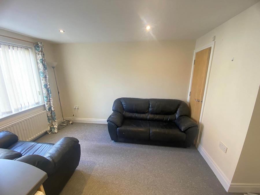 Apt        Beersbridge Road