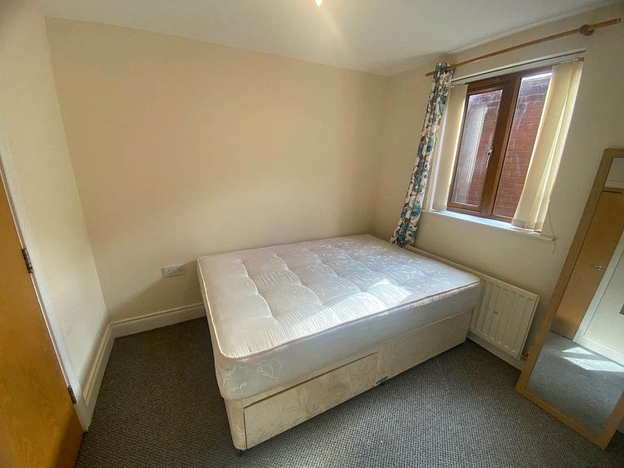 Apt        Beersbridge Road