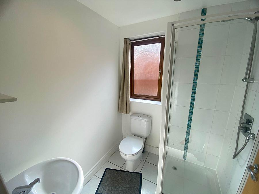 Apt        Beersbridge Road