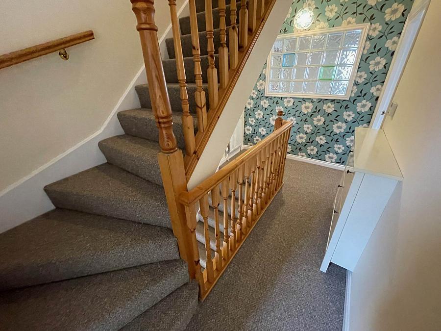17 Kingscourt Close