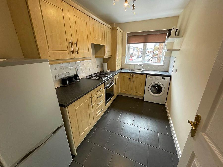 17 Kingscourt Close