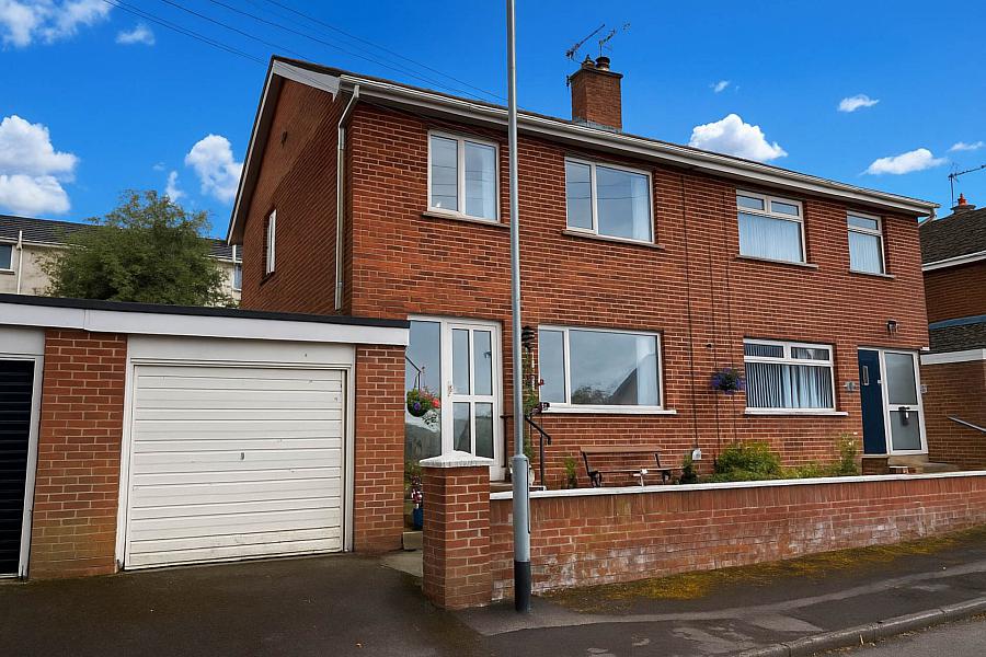 30 Lisnoe Park