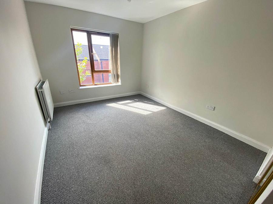 Apt Chatsworth Street