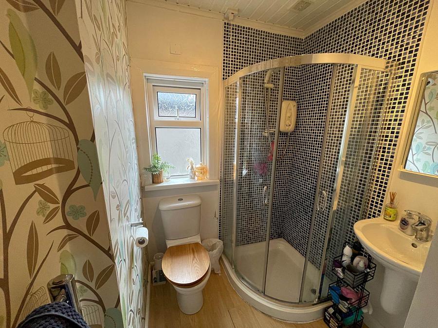 98 Orangefield Crescent Ladas Drive