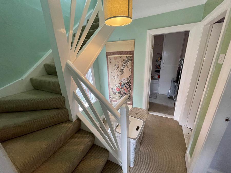 98 Orangefield Crescent Ladas Drive