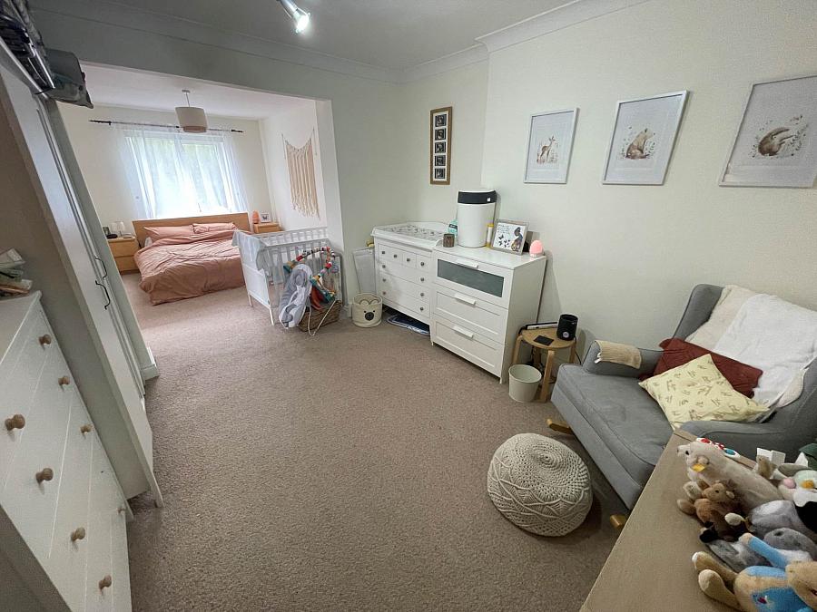 98 Orangefield Crescent Ladas Drive