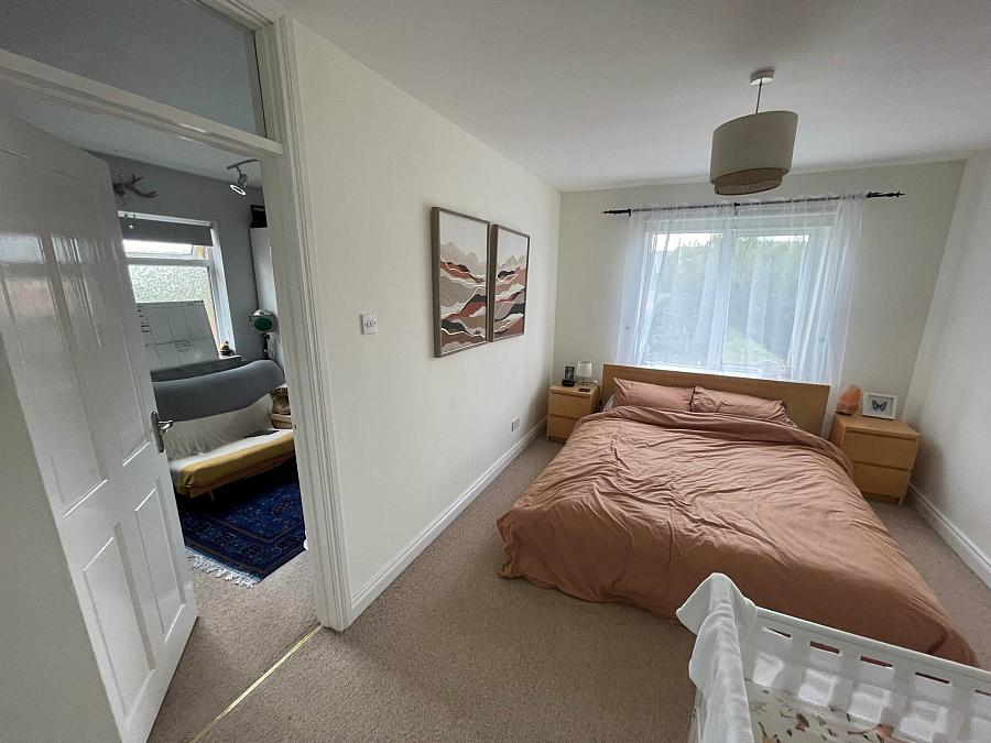 98 Orangefield Crescent Ladas Drive