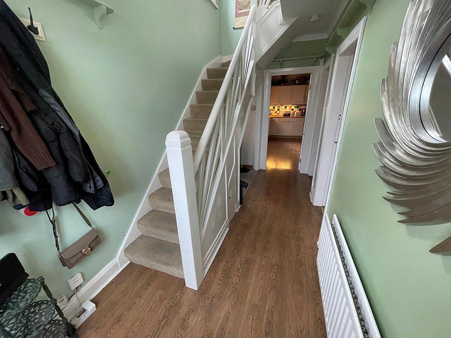 98 Orangefield Crescent Ladas Drive