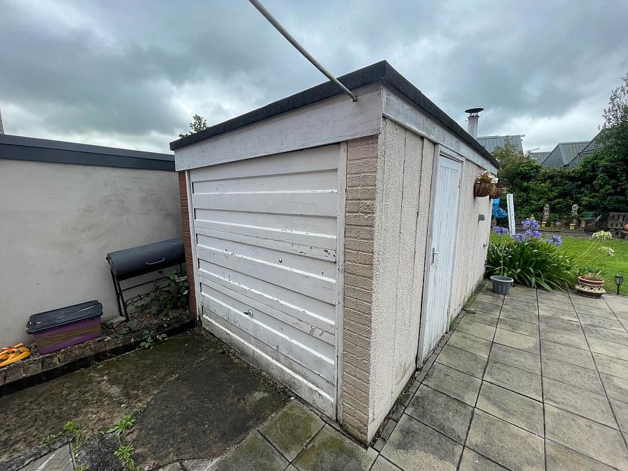 98 Orangefield Crescent Ladas Drive