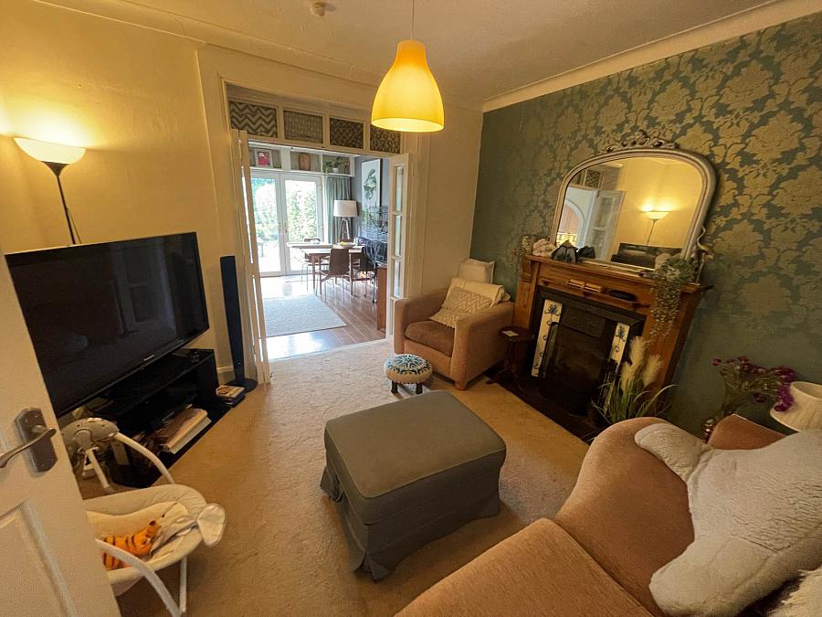98 Orangefield Crescent Ladas Drive
