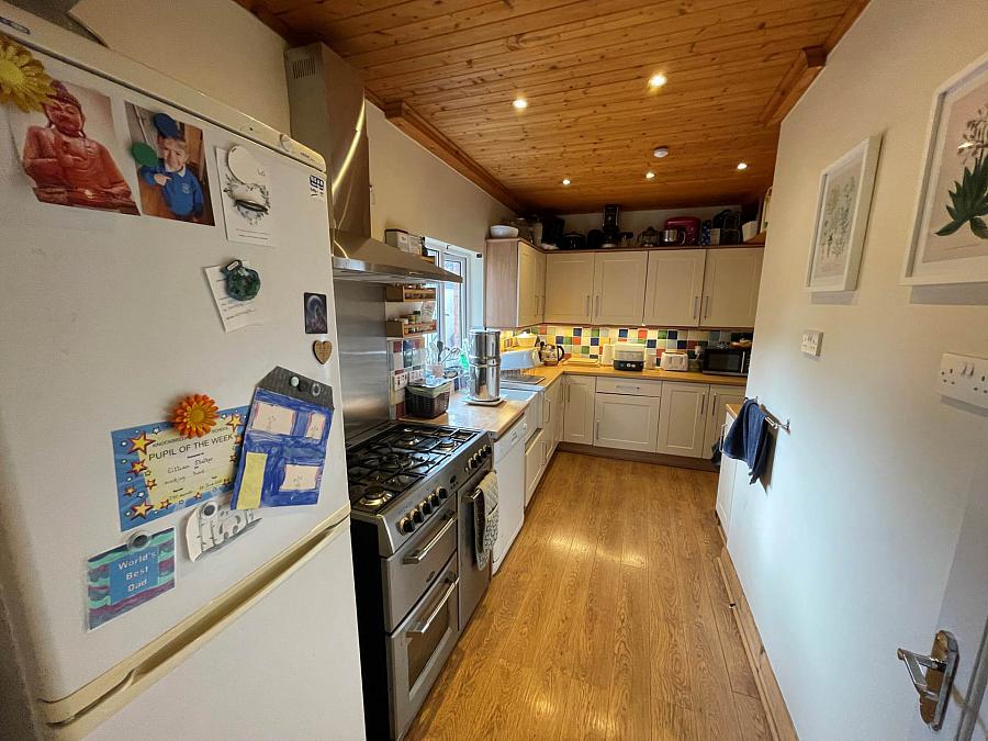 98 Orangefield Crescent Ladas Drive