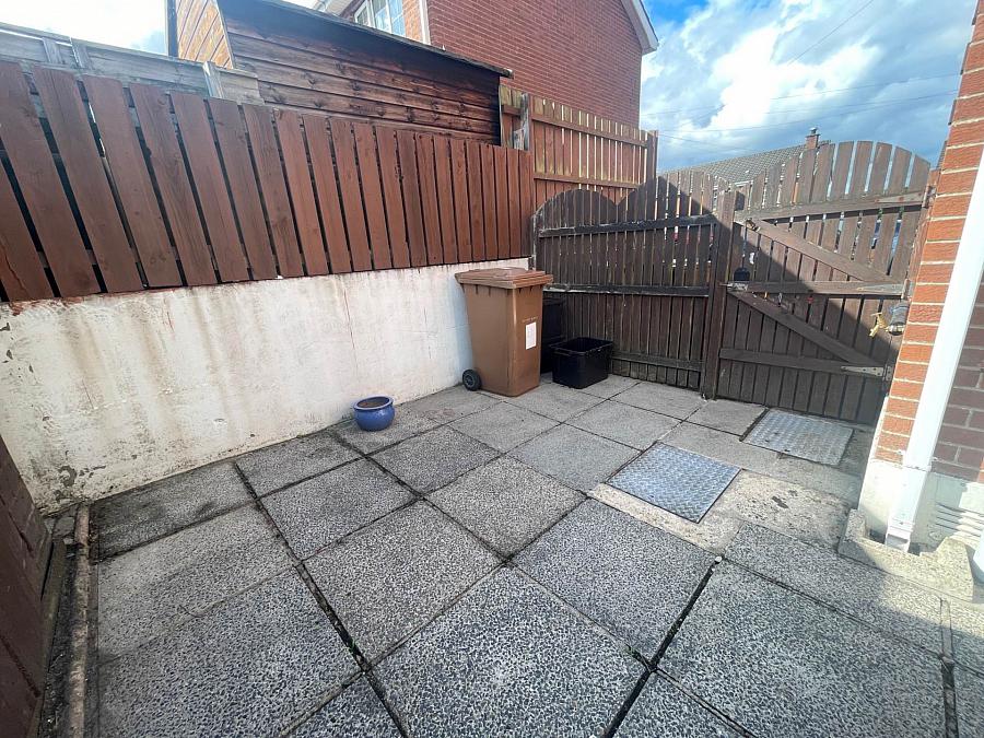 18 Beaufort Crescent