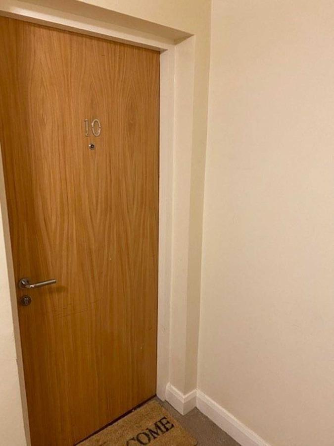 Apt        Templemore Avenue