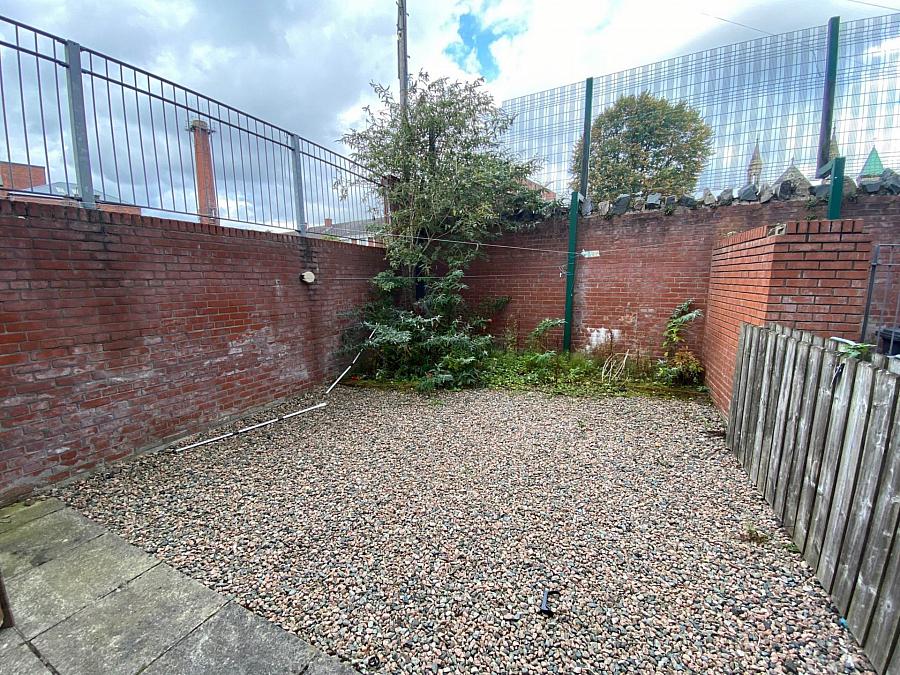 Apt 2 Magee Building Ross Mill Avenue