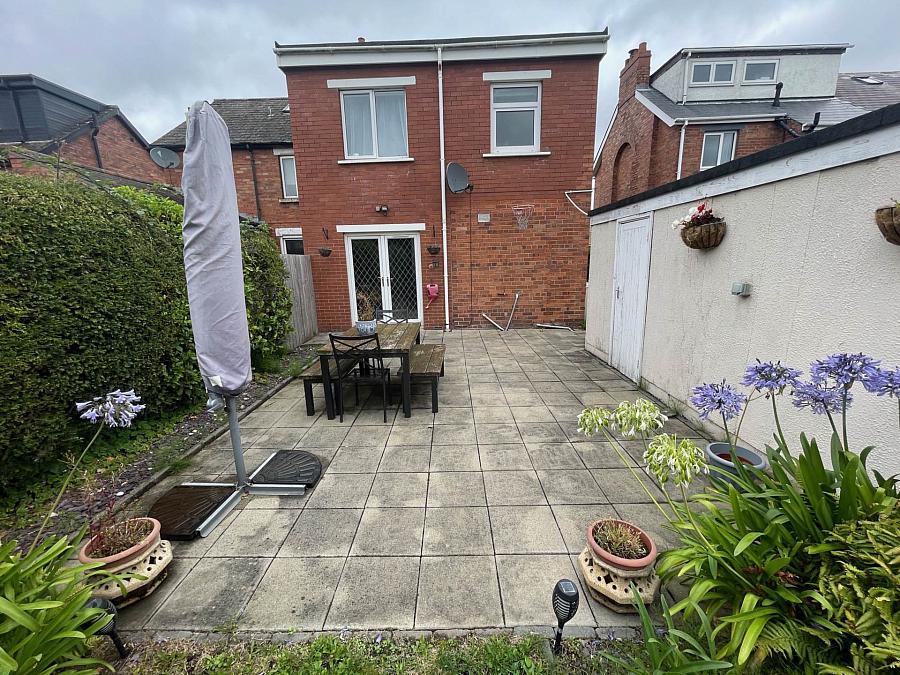 98 Orangefield Crescent