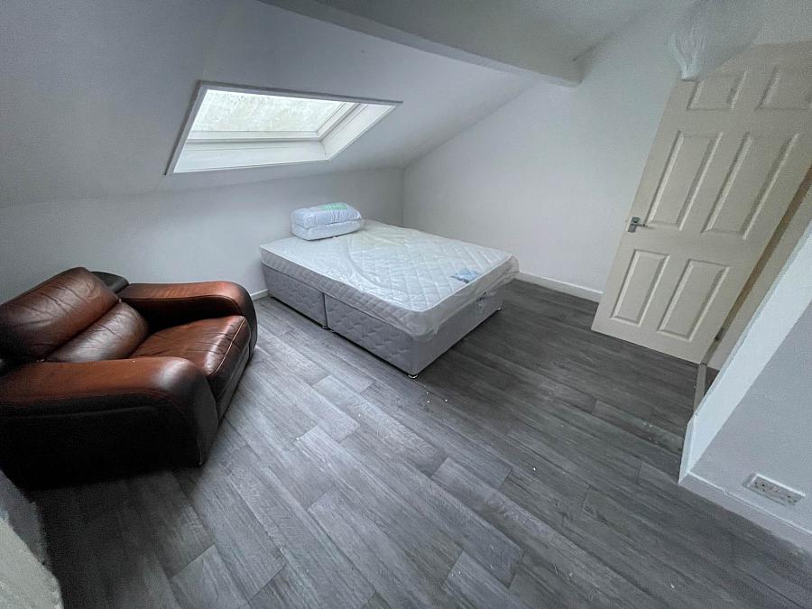 215-219 Templemore Avenue