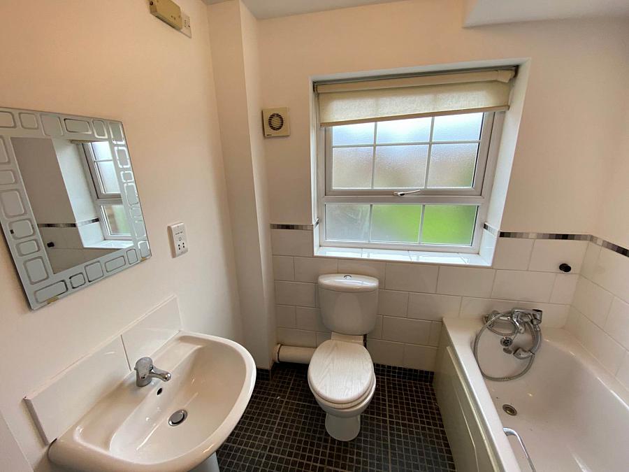 Apt 27 The Courtyard Castlereagh Road