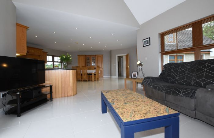 19 Brookside Road